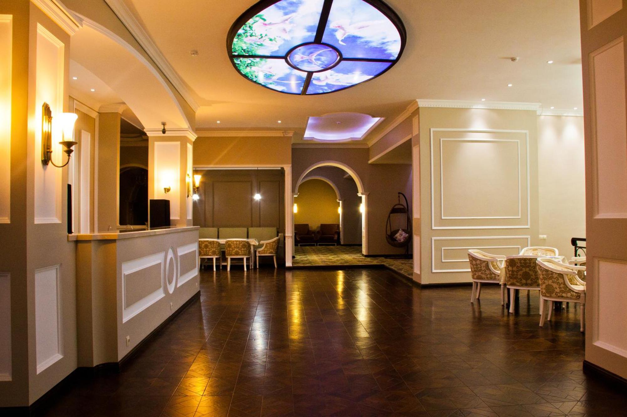 Sky Luxe Hotel Astana Exterior foto