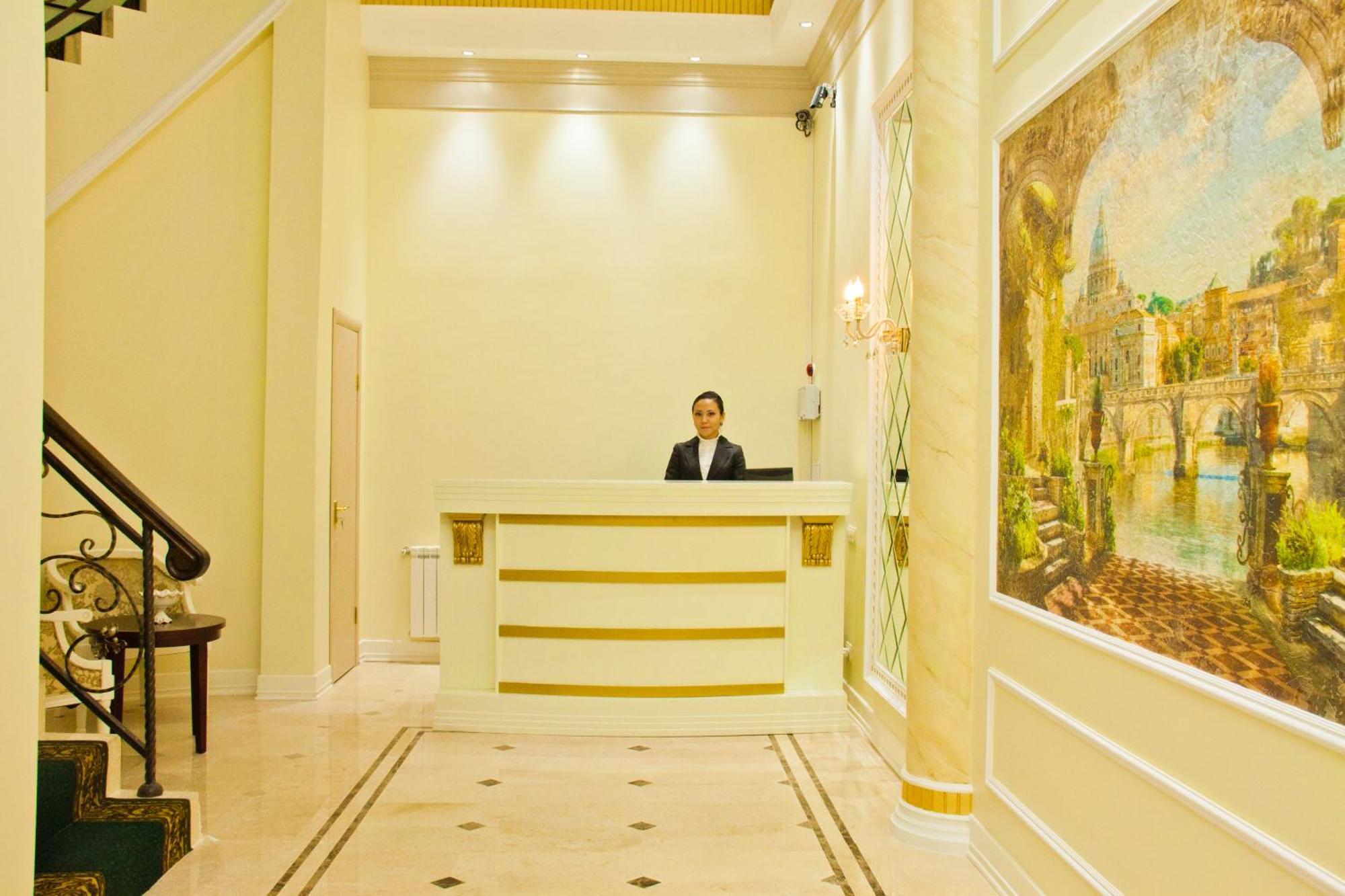 Sky Luxe Hotel Astana Exterior foto